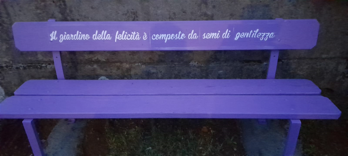 Panchina viola